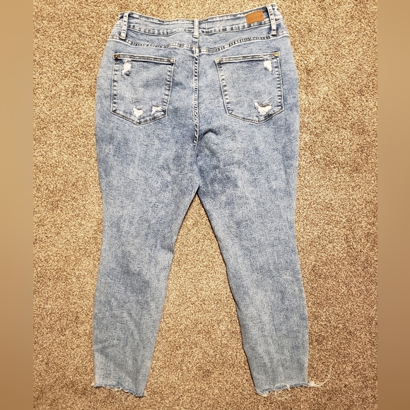 Judy Blue stretchy distressed denim skinny jeans size 18W in great condition - Picture 3 of 3